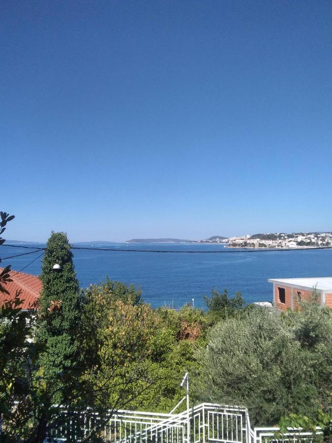 Villa Apartman Bozikovic Podstrana Exterior foto